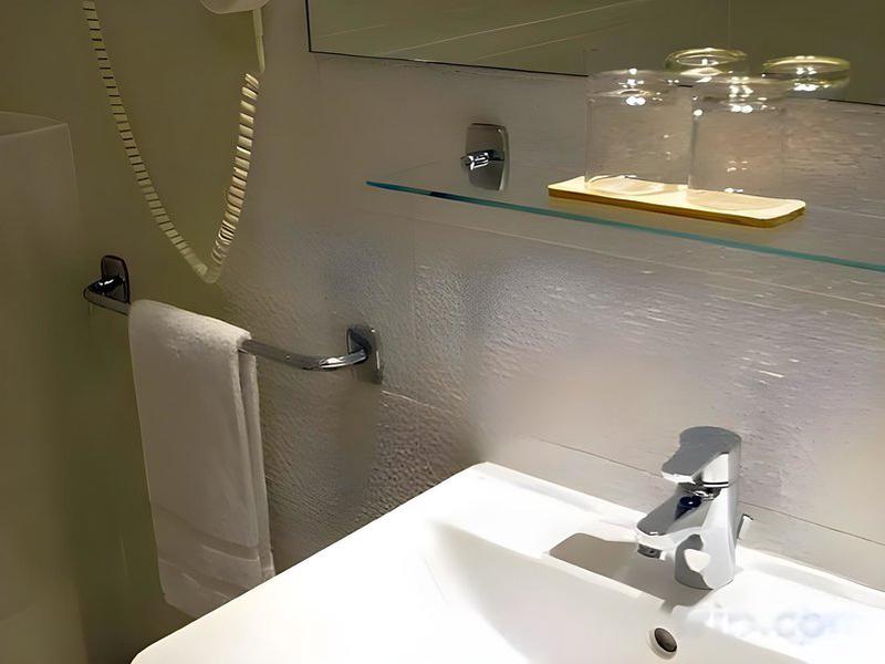 3BAD5218E0C7A16B629B21CE57740555