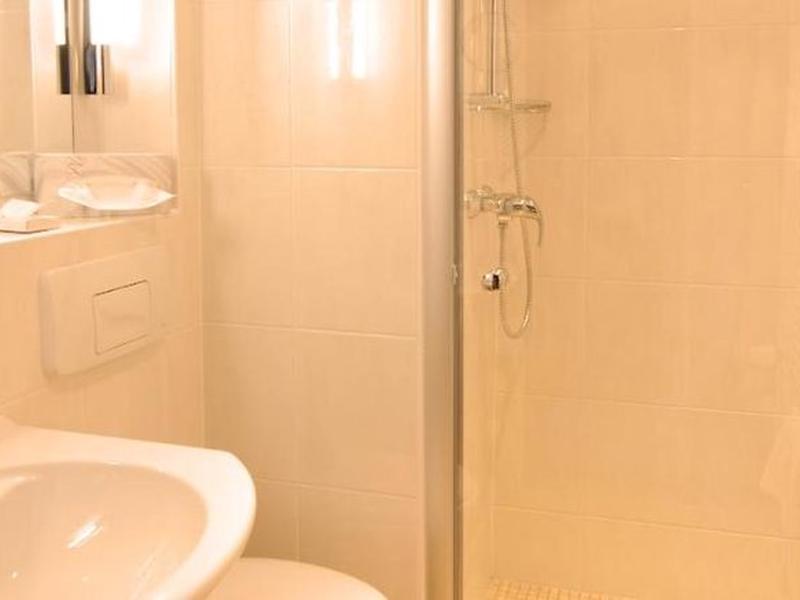 4451A95A53F52857D6B5A6EC970408B8