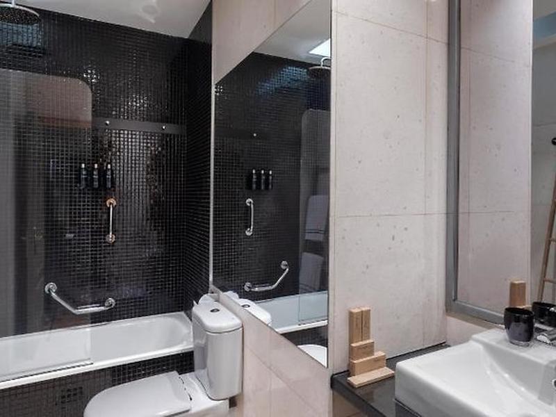 B6EC9E9BC2FFC3E56AA48F565394615A