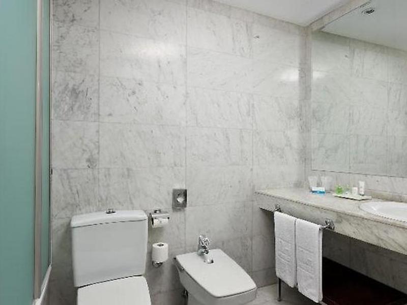 2447EF08C6E9DDB53BF7D228823D11D8