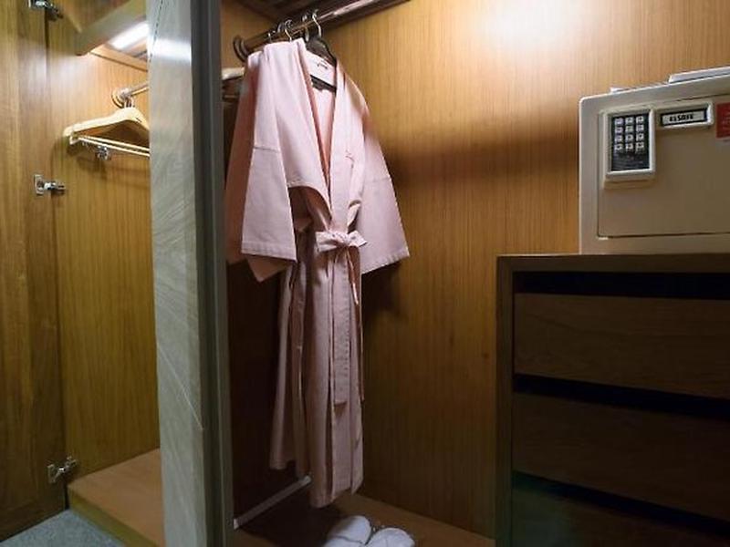 8ECA9369FDE23799587768C1DDB57810