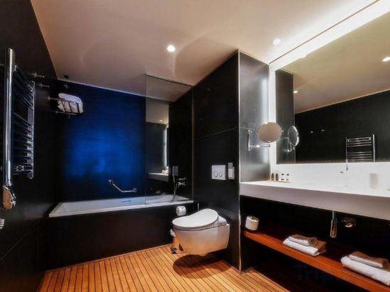 300EB7EA93464F9881CDEBB90CE1BCA5