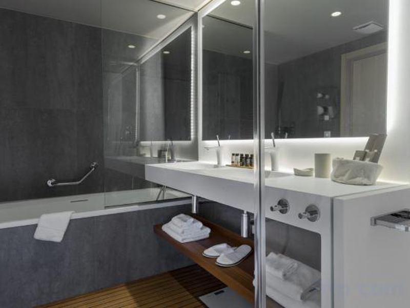 2397C744368448BF20555FD422F4126F