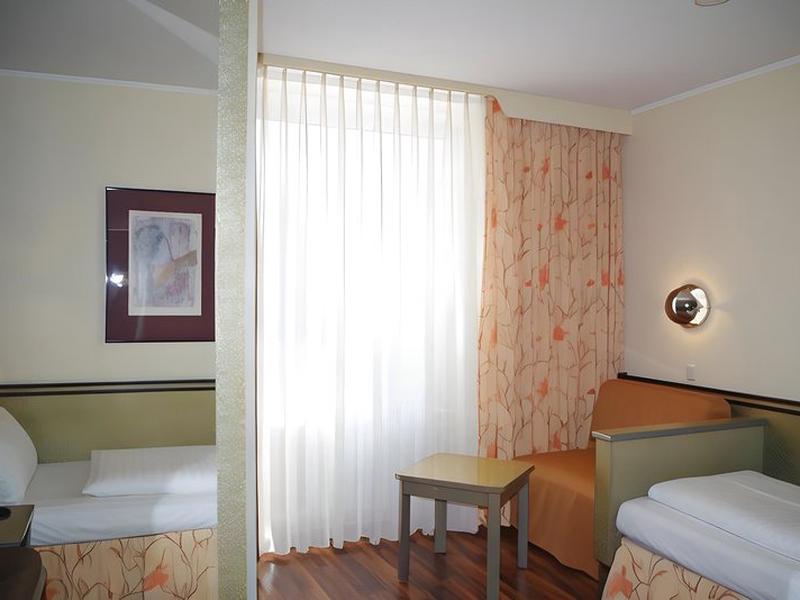 D9B1E48628AA21D62A104F2724F4E8AF