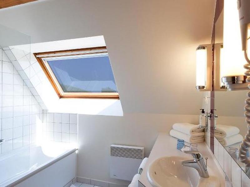 30C3CA359665D0EDC15A85768847FDCA