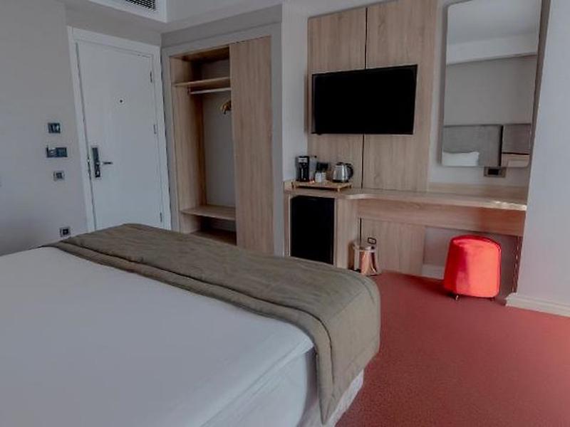 C38182E05D804A02D2B3F2063C6AA605