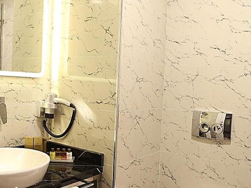 8E7B449C9ED0573985410FB7CAE4F061