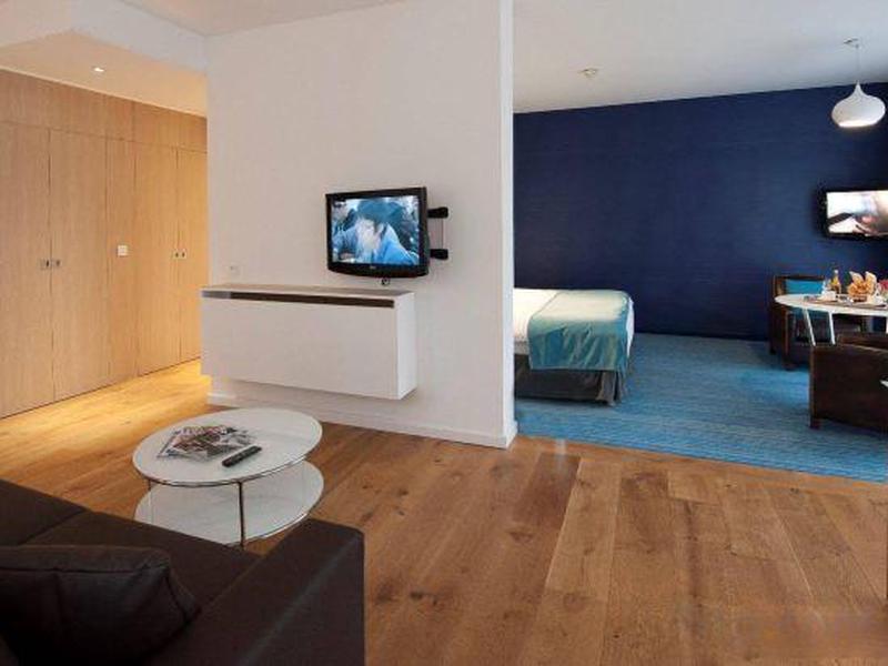 0A77A3A2C6B2E29FFFA6A1E403549ADC