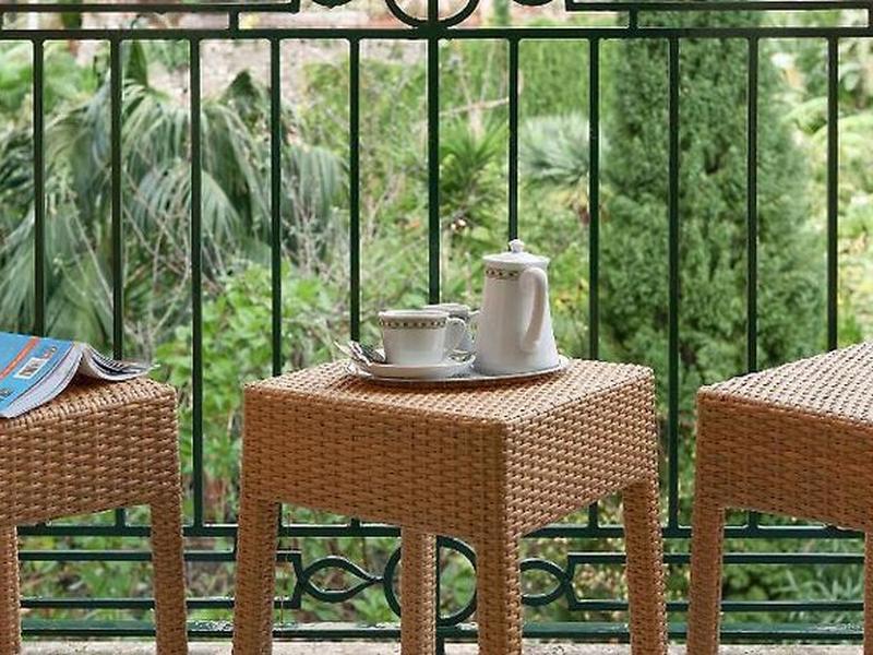 6D8F944F31F993AF1DB7203EC8AE264A