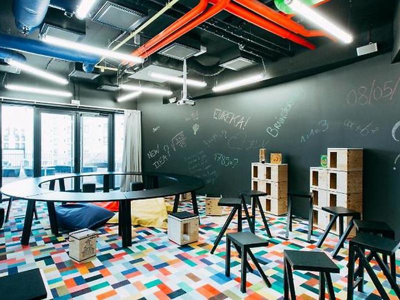 DB91E82F0BB980A209F0511DCE98478E