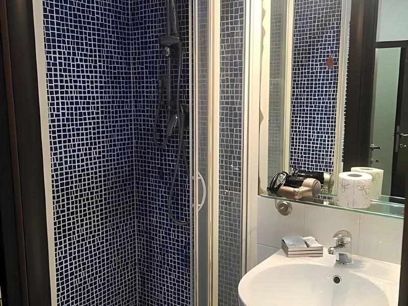 8D0AEC15EFA4A70B855AA5203353EABA