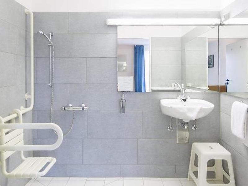 ADFF4F08AFE9EE90BE6DA7B18061B2FC