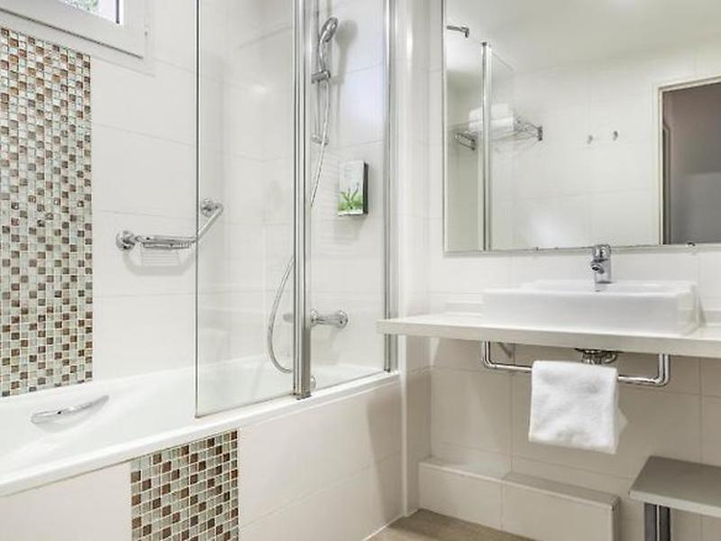 60BF685FE11E8403F4D1E2856E03B411