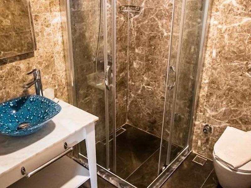 21733E9ED7B3D0DB558CC442E9BE1A9A