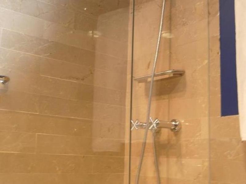 73AD93F55A6D436F039CD9AEB09D964D