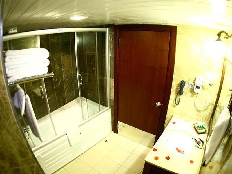 EFB0BB7D8BF42ADF34200288EA9DB0DE