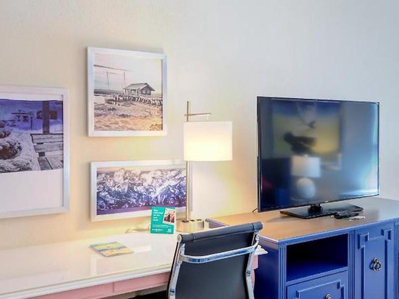 CC5532BDC05D47648EAE10848F284579