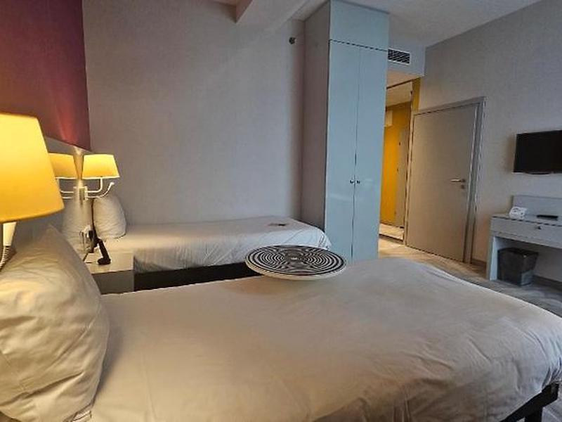 C84DF573C936FEA93BF6C9B0A138225A