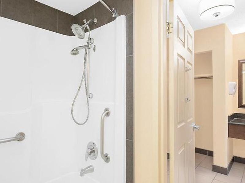 CEE6FD554D21EA6B95D1A24DE34470D2