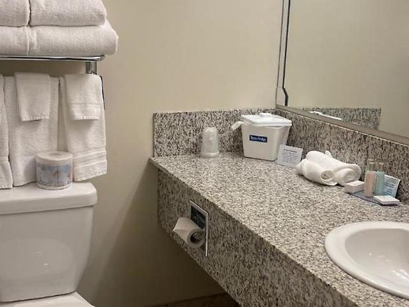 907DAFDB6050C23C03705F0A185F4C18