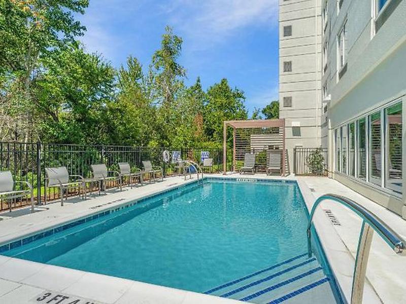 830A10857813187E28C175810F886A7E