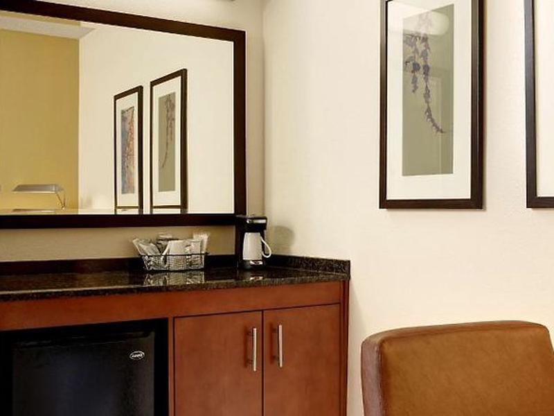 F33CB2DD9A06D5EA4075D3A7C215FD61