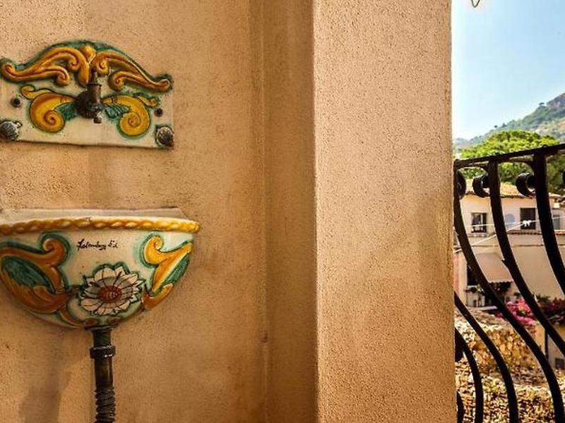 28C9DAFFF9ED30B85F8C4EB0C215EF6C