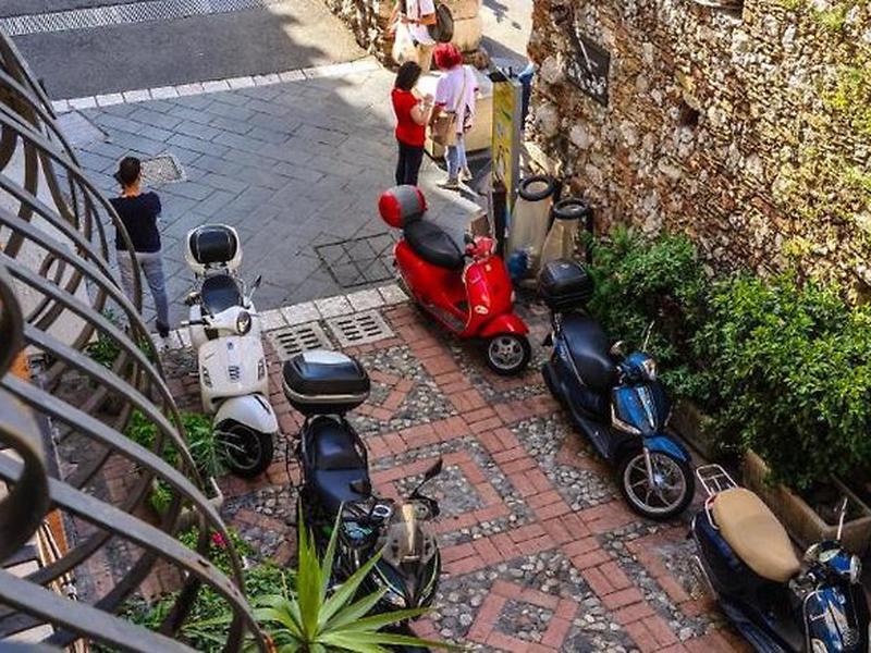 2237ADE42472FA01B1A53C7EA46BA7F9