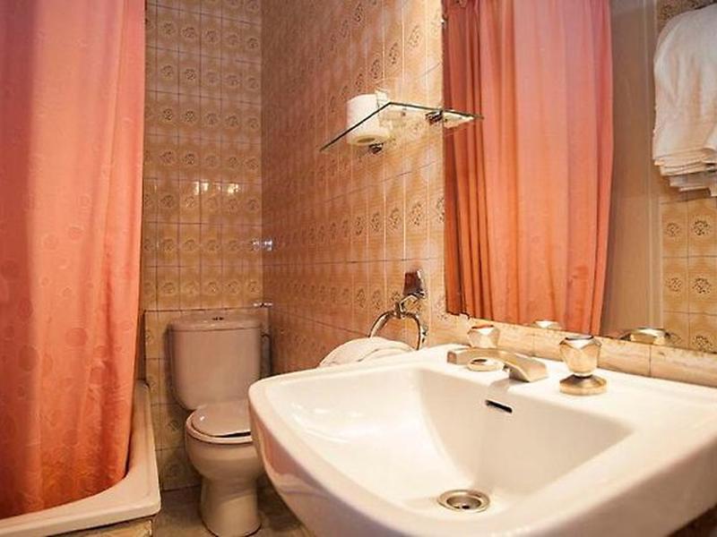 CFBD0981E58F44D46BB6D74FA7F69201