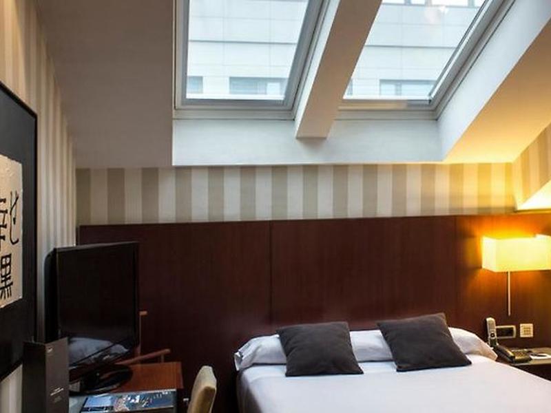 5EDFC224FF76A96646D36E922155AE76