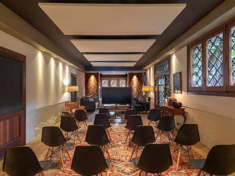 BD8D08A18857C64CA27022036731BDA9