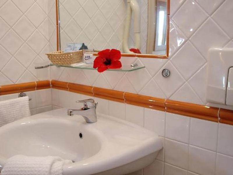 1DC0D38C4A9F1D0979841BC397977AB1