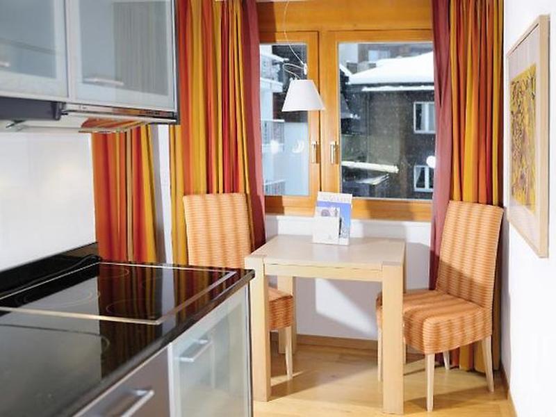 DD239FBE33CC9A4D524D0B99C36EC3F6