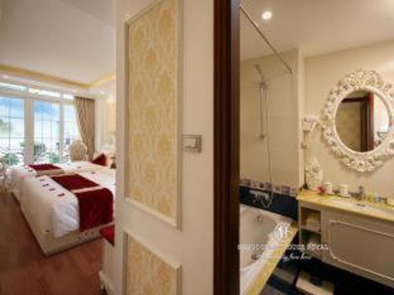 173D7D8169C8C8B2AED2A7FF22D8FF02