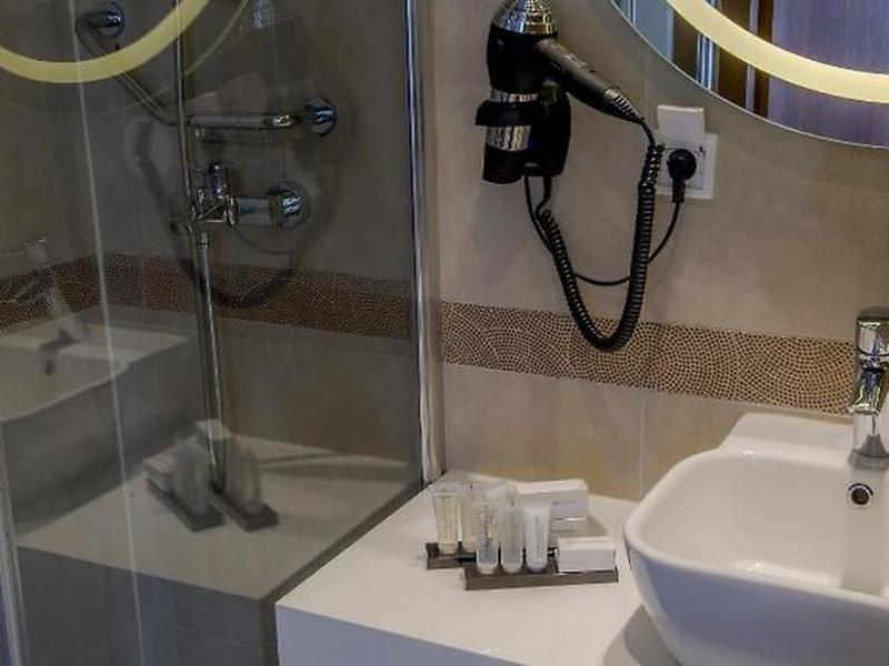 DD69FF0B3326FF1E4830CB6EACAC01E5