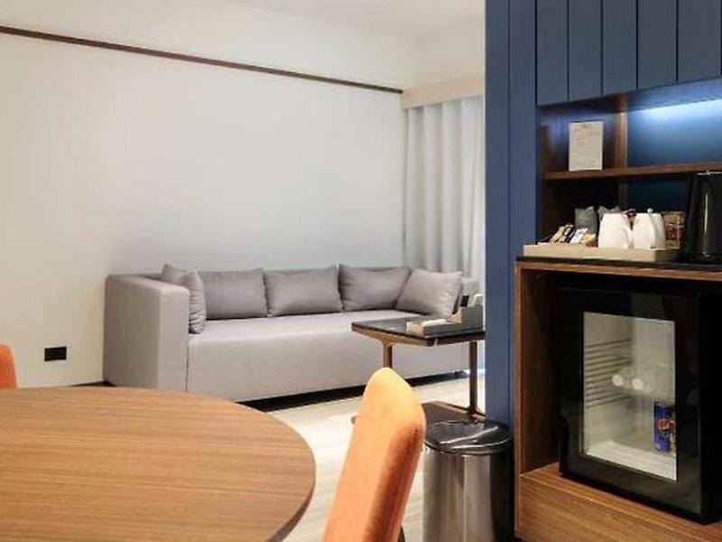 1FB90887D43215F9BF2BF929C5001C80