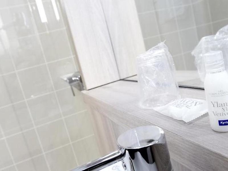 AC8260956AA33E304B32E7843AD36827