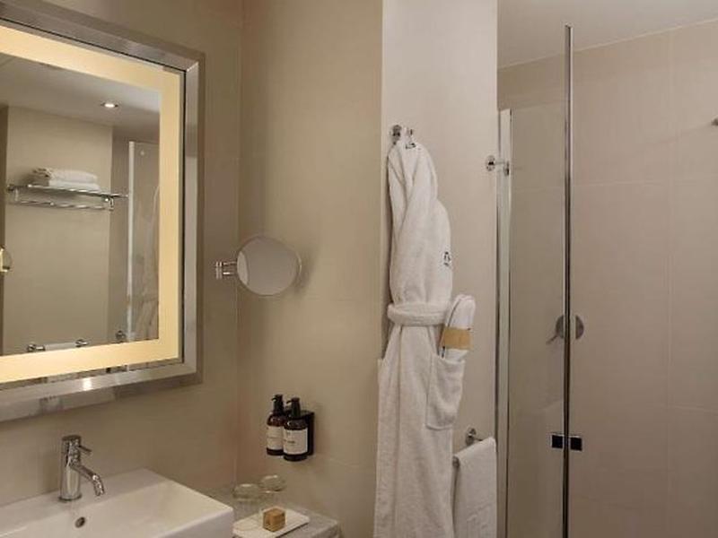 91EAD48EB44D8089AE5559A2E998A919