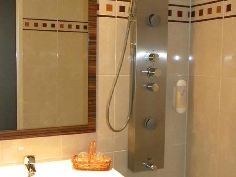 AB069972306894D44E83590F389DBC2C