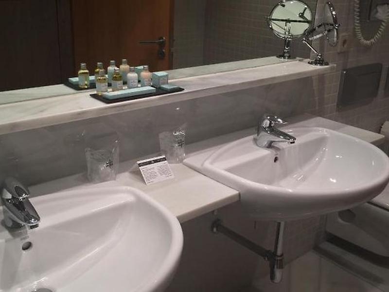 2E5FBB06D79FBCE75CC73AD2596C7AE8