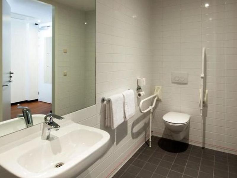 45200713C037A12DB7396F572D8BEFE2