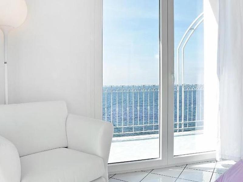 2C6467C3461D98D7CBE0F5EE3F2F753A