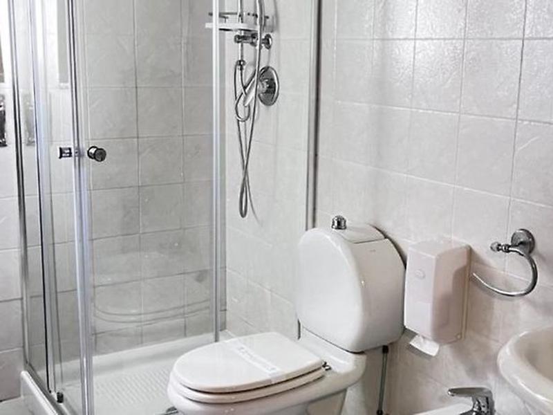 64568550E7D02B6B9545E3D9AA3CF40C