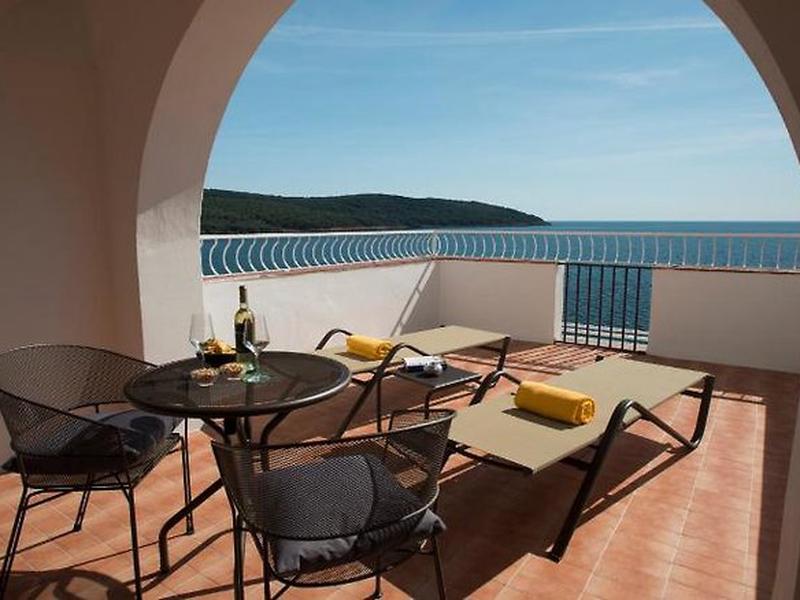 E9327646DD12AE429CD306143644E165