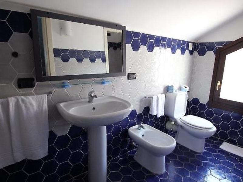 175B48C355CC8373F8A03A85DEC9CE70