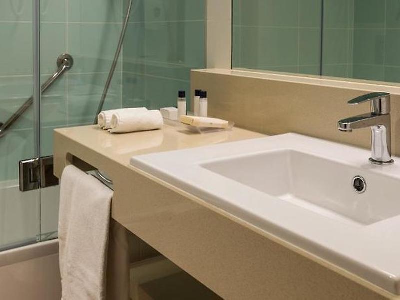 DB6952F21E8B7A868D005AD32189F963