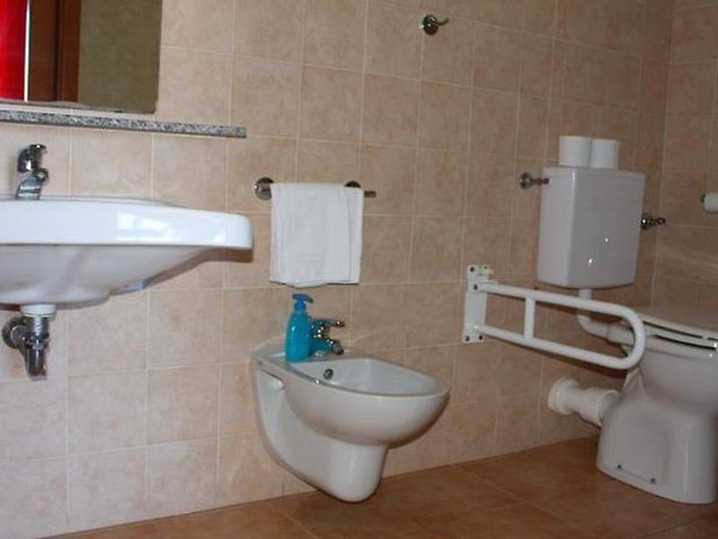 1694C1897F9EF9B2FDA3E7536D01291D