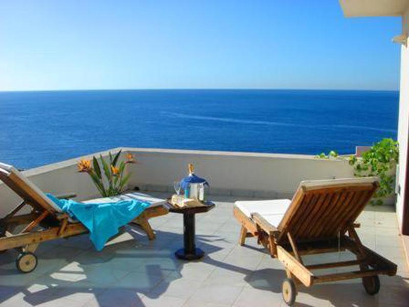 72025BFEA473AB6EA06FB83430DC0A85