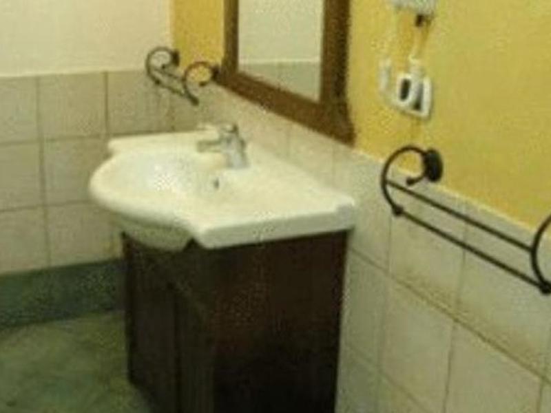 34100858DEF5F800B1D31FD559E9EBC5