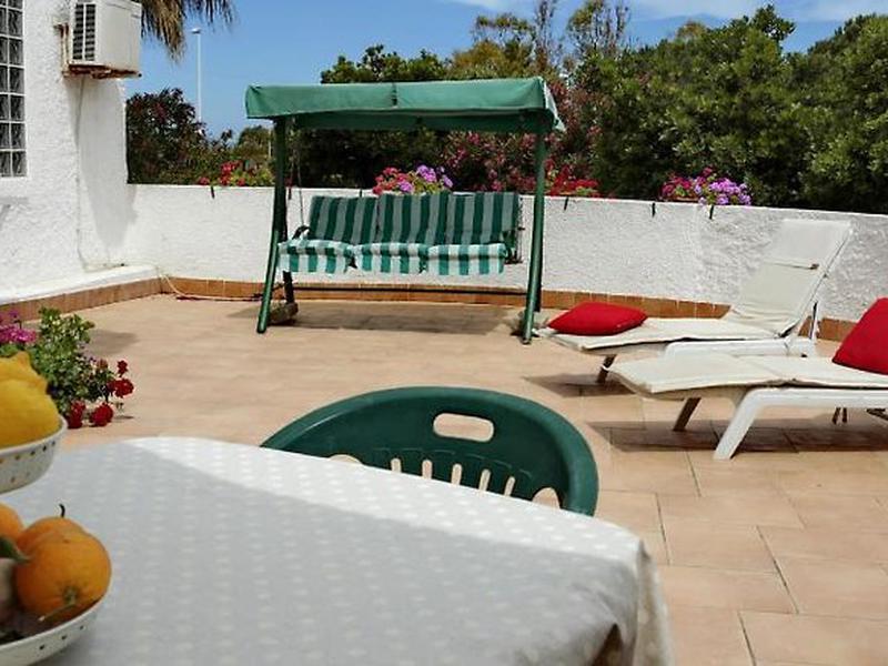 E8F9D6B121361FDA653D752B29D16EB2